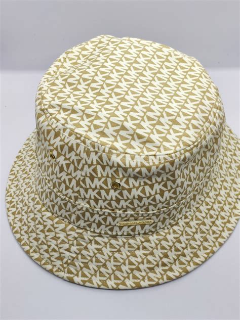 mk bucket hat.